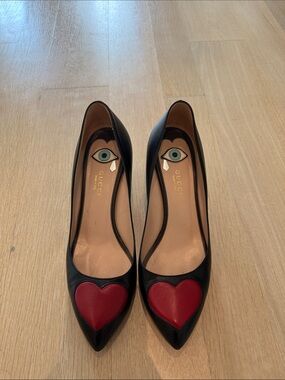 Gucci Black Leather Pointed Pumps with Red Heart Accent